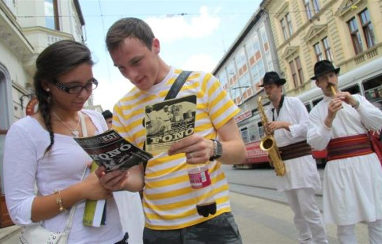 Borsodi Fonó ízelítő a villamoson és a Szinva teraszon