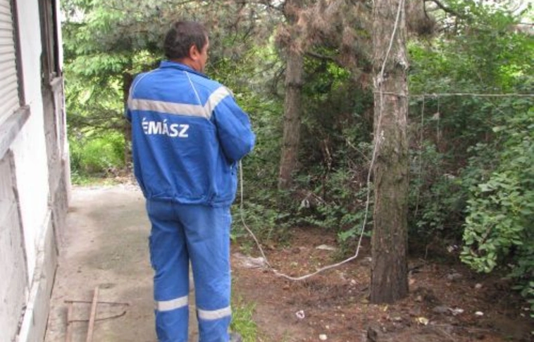 „Nem lopjuk az áramot, az csak ruhaszárító”