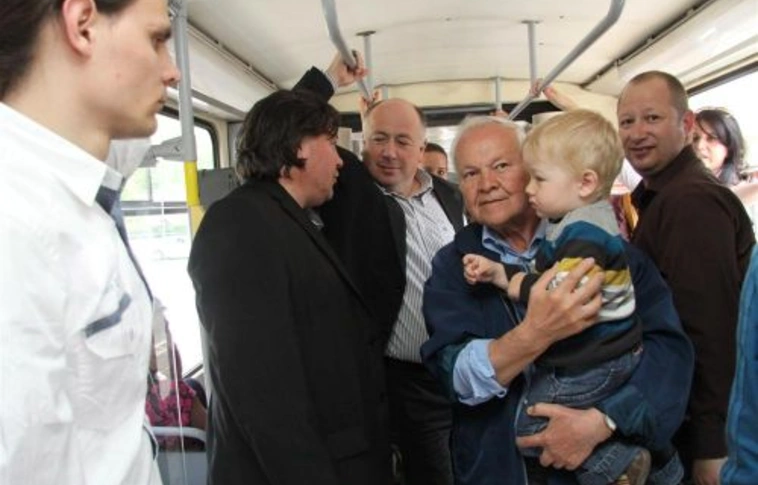 Fesztiválvillamoson invitáltak a Borsodi Fonóra
