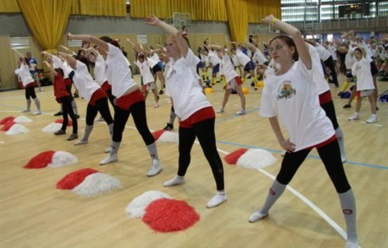 Versennyel folytatódott a cheerleading fesztivál
