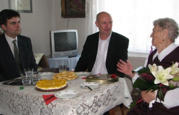 A százéves Margit nénit köszöntötték