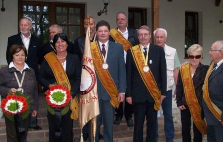 A miskolci pincék őrzői (Miskolczi Pincék Asztaltársasága - Nívódíj)