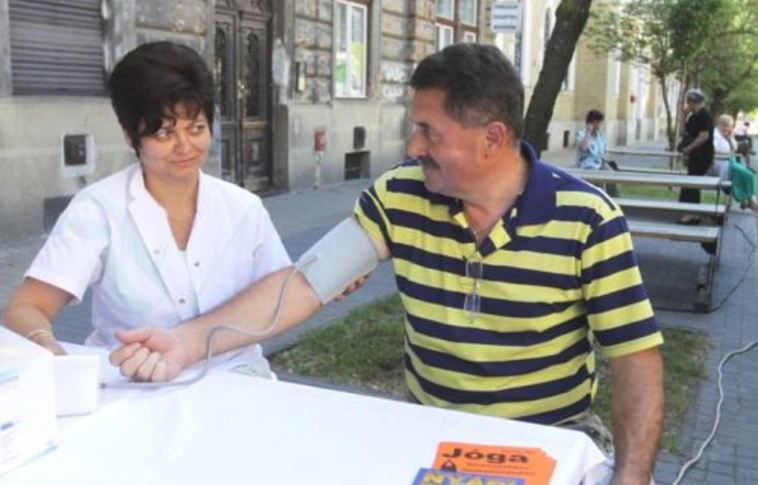 Sokan mérték fel egészségi állapotukat az Erzsébet téren
