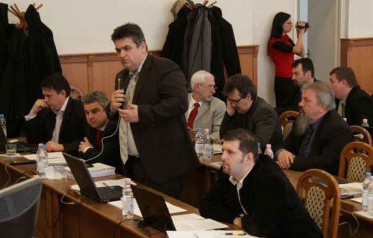 Szocialista hipotézisek a közgyűlésről