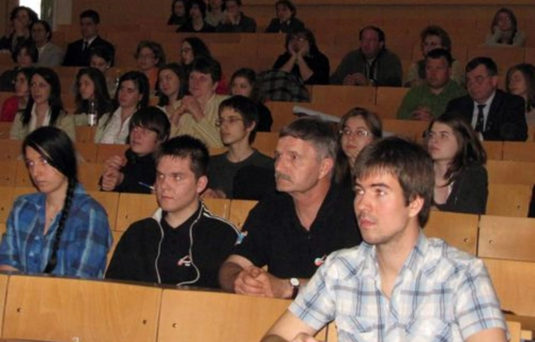 Diákvegyészek a pódiumon