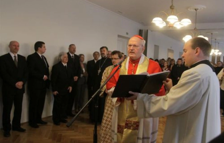 Felszentelték az új püspöki székházat