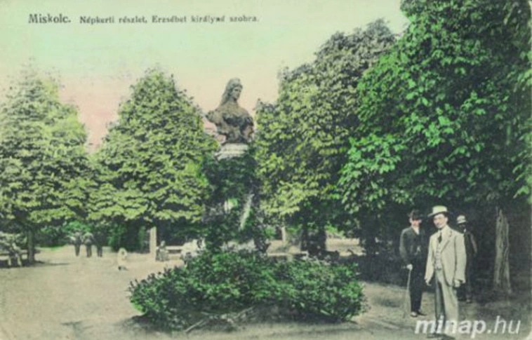 Erzsébet szobor a Népkertben – akkor és most…