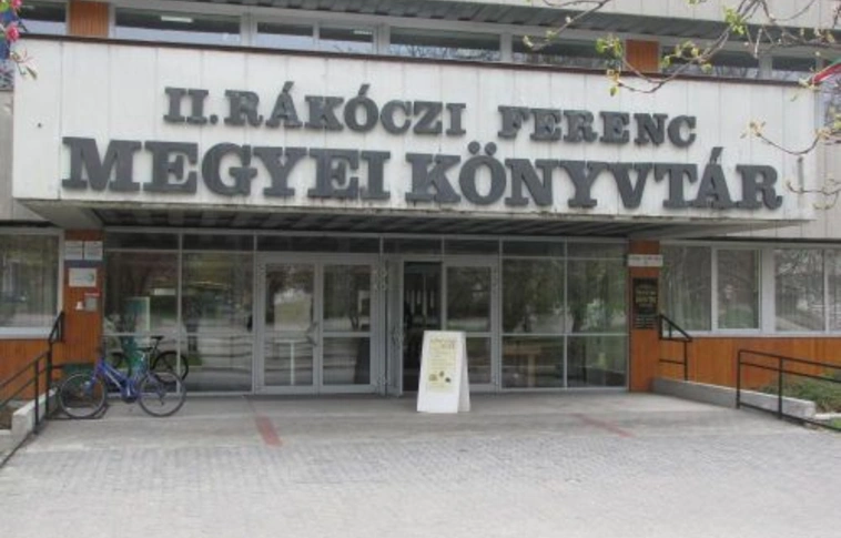 Könyvvel még mindig könnyebb