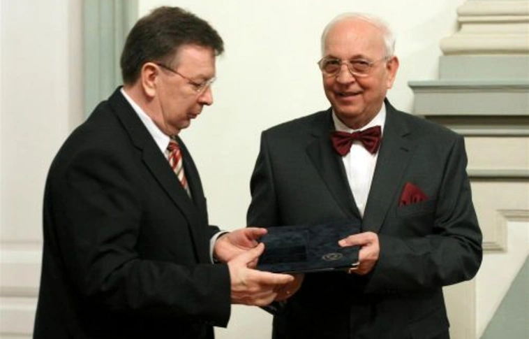 A szerszámokról tudományosan