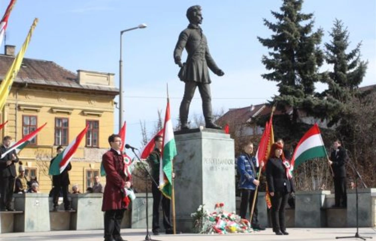 Rendben, méltósággal ünnepeltünk