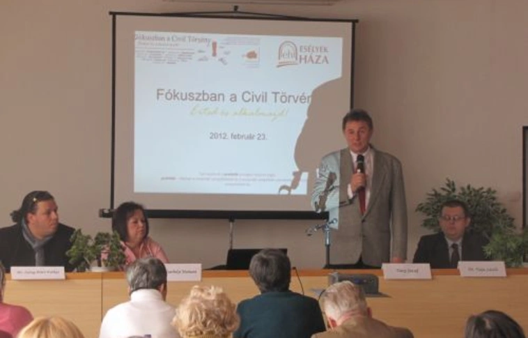 Fórum a civil törvényről