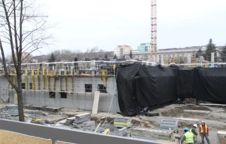 Leálltak a betonozással a Csillagpontban