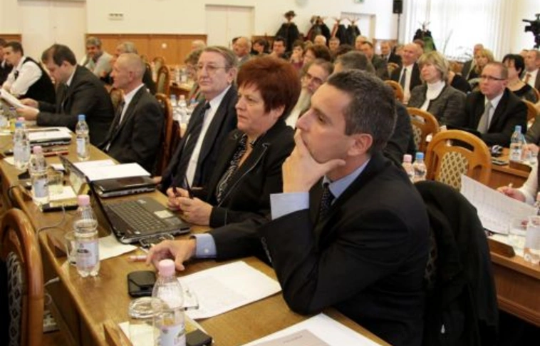 A sportfinanszírozásról is dönt a közgyűlés