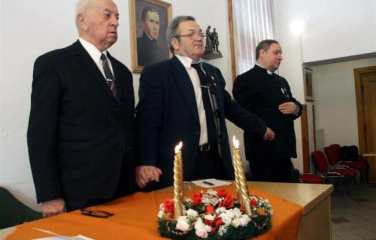 Gyertyák a hősökért és áldozatokért