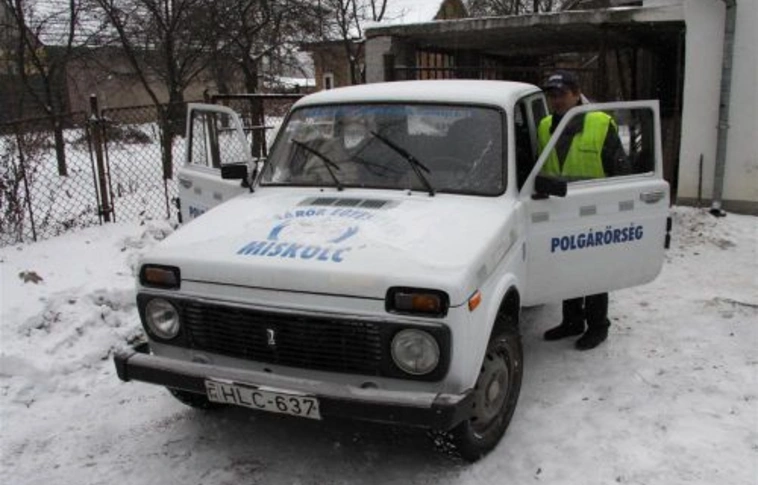 A polgárőrök is segítenek a hidegben