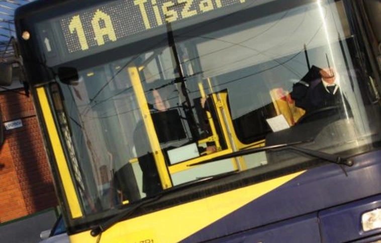 1, 1A: visszaáll a Zöld Nyíl előtti menetrend
