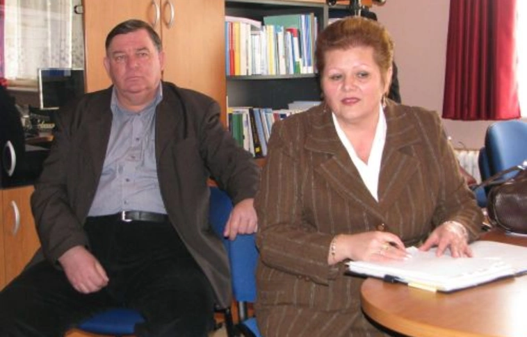 Se pénz, se munka, se papírok