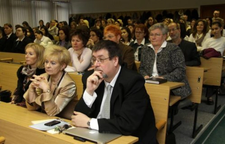 Nyelvvizsga: nem muszáj a diplomához, de jó, ha van