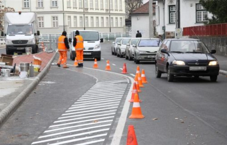 Új forgalmi rend a Petőfi utcában