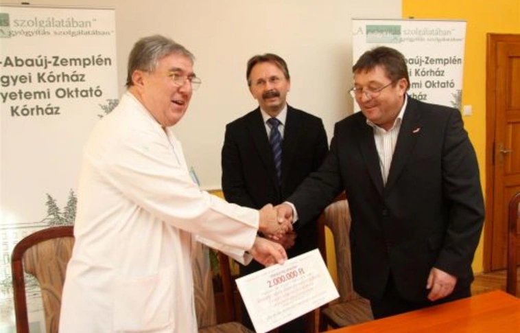 Soron kívüli segítség a sebészeten