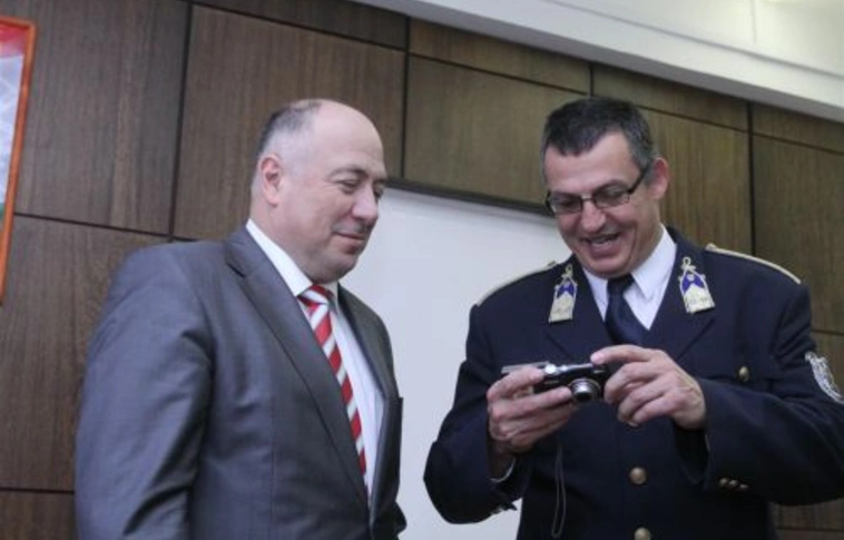 Önkormányzati ajándék a miskolci rendőröknek