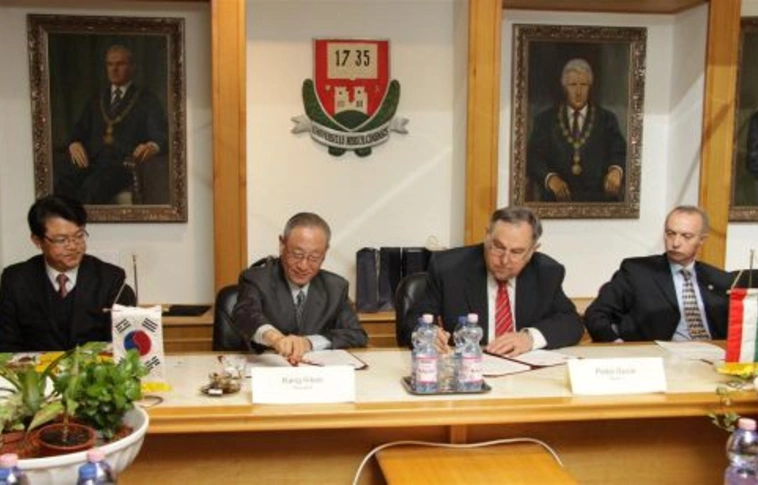 Együttműködési megállapodás az egyetemmel