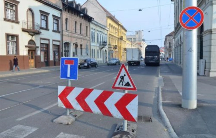 Folytatódó útépítés a belvárosban 