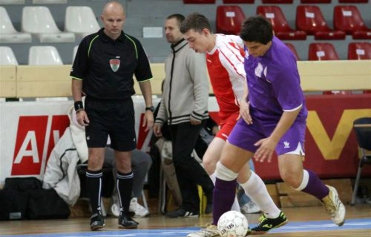 Siketek futsaloztak