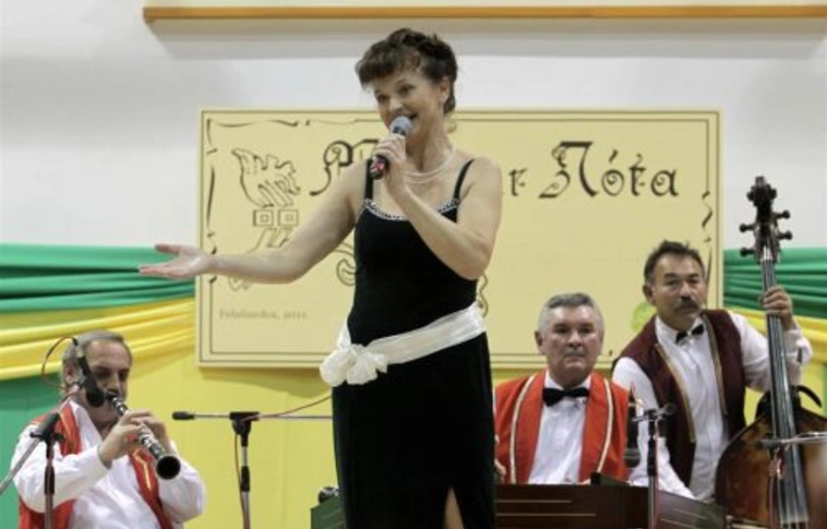 A nótáért alakultak