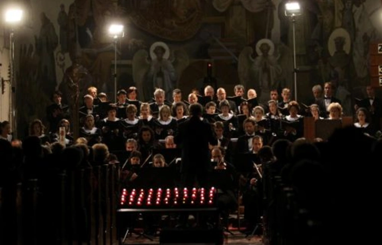  Koncert az elhunytak tiszteletére