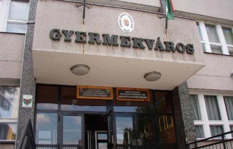 Tinihalál a Gyermekvárosban