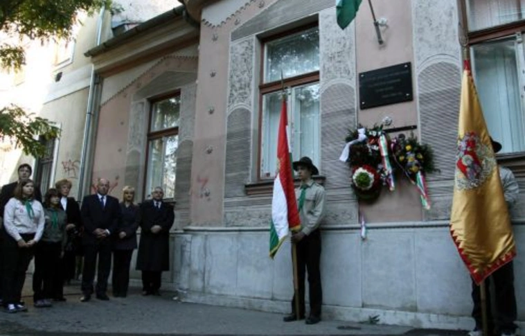 Felhívás koszorúzásra