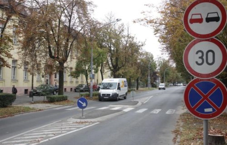 Iskolarendőr: pótoltatták az eltűnt táblát
