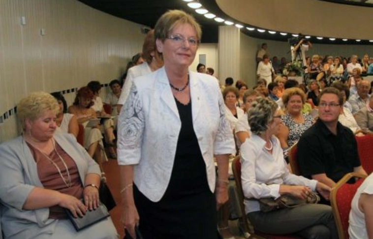 Hoffmann Rózsa: Az oktatás közszolgálat!