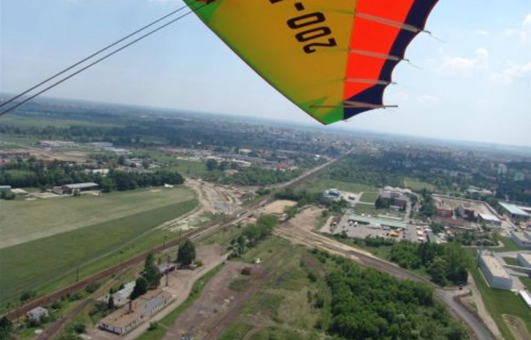 Mint a madarak – sárkányrepülés Miskolc fölött
