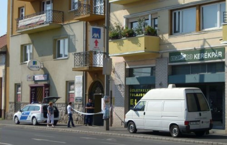 Kivárnak a zsaruk