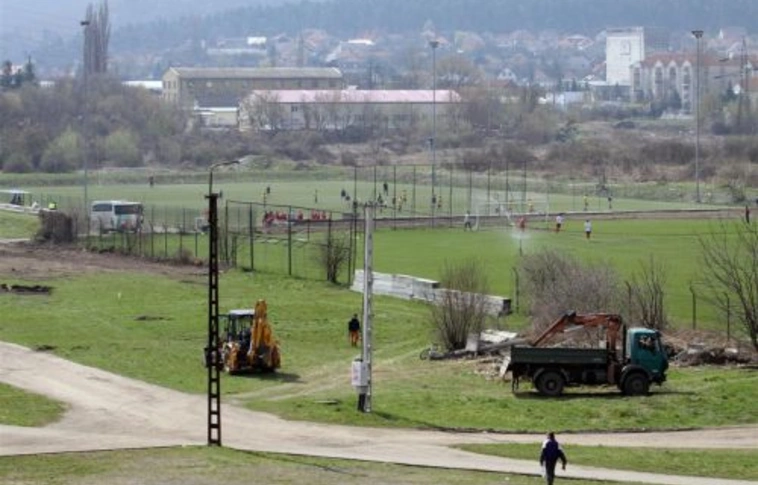 Elhárultak az akadályok, épülhetnek a pályák
