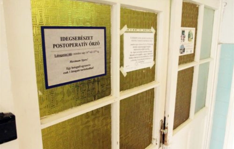 Műtét után vizsgálat – jól van a beteg