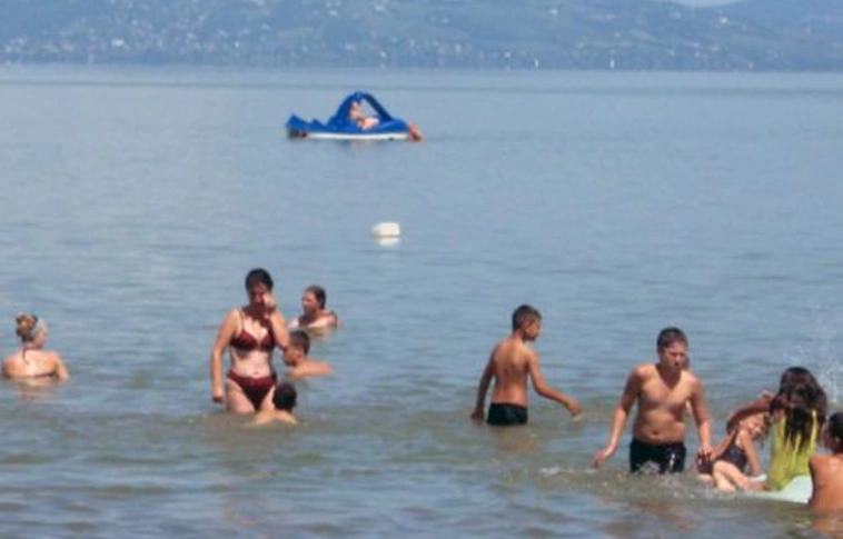 A Balatonon nyaralhattak