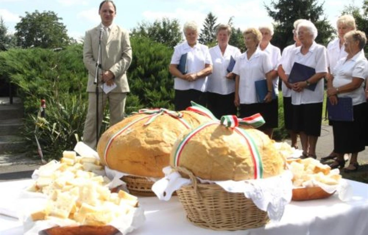 Az államalapításra emlékeztek Szirmán