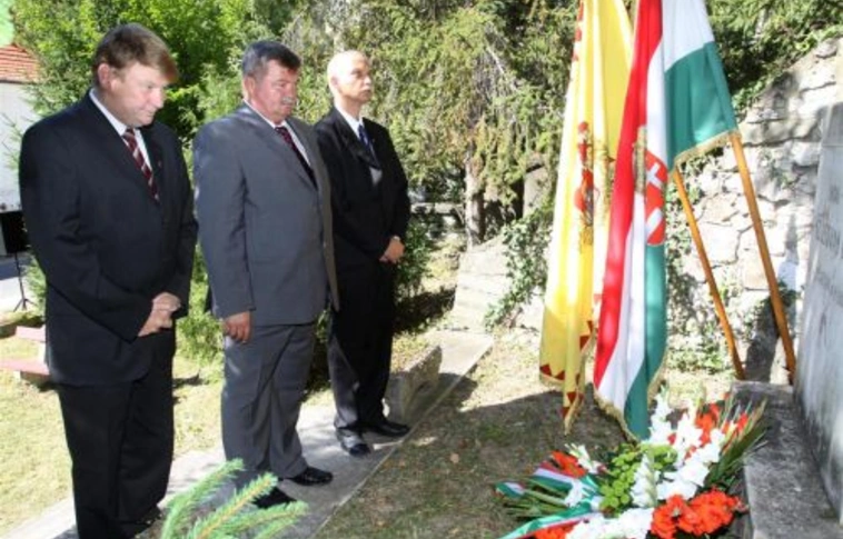 Megemlékezés Felsőhámorban