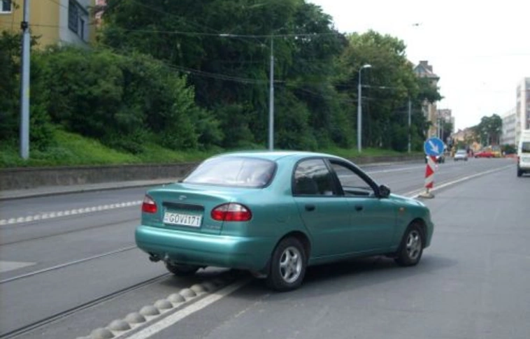 Gömbsüvegsoron innen és túl