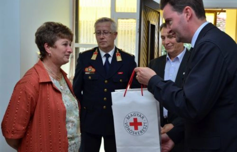 Felsőzsolcán is segített a Vöröskereszt