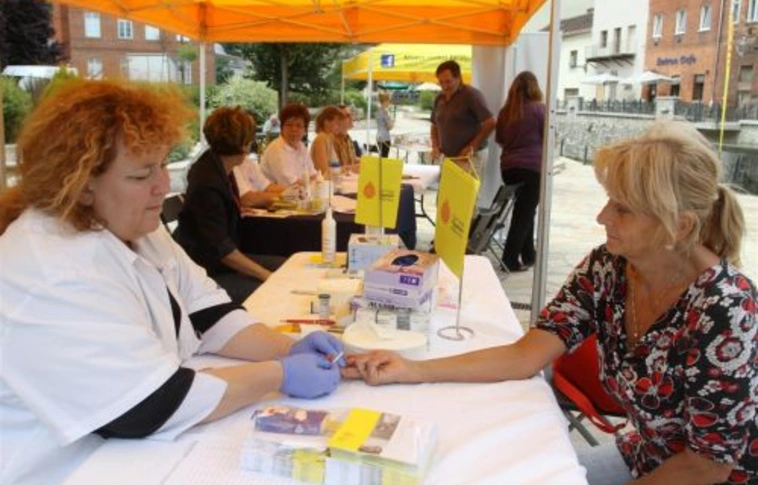 Miskolcon ECSETelt az Egy Csepp Figyelem Alapítvány