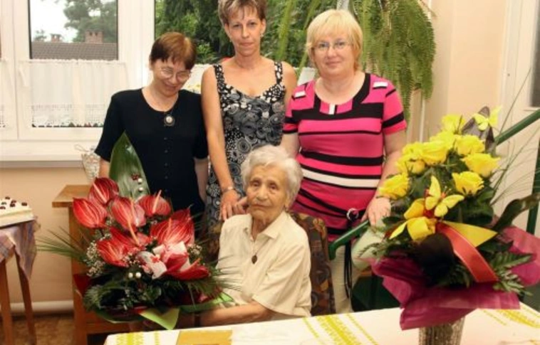 Miskolc legidősebb védőnőjét köszöntötték