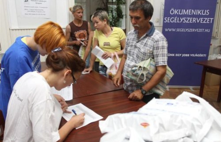 Élelmiszeradomány a miskolci családoknak