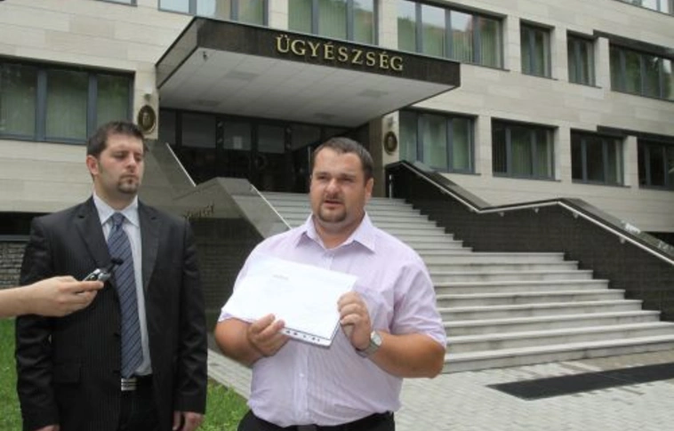 Ingatlaneladás miatt tett feljelentést a Jobbik