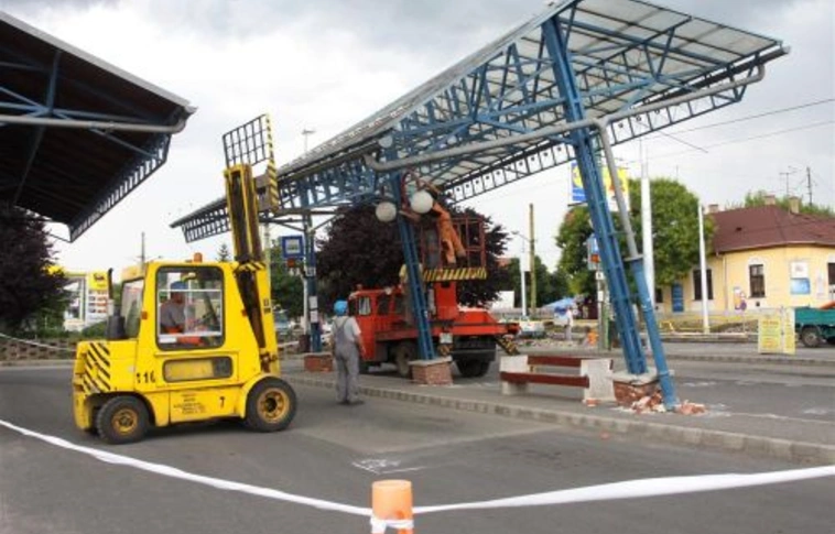 Újgyőri főtér: már csak a 6-os indul máshonnan