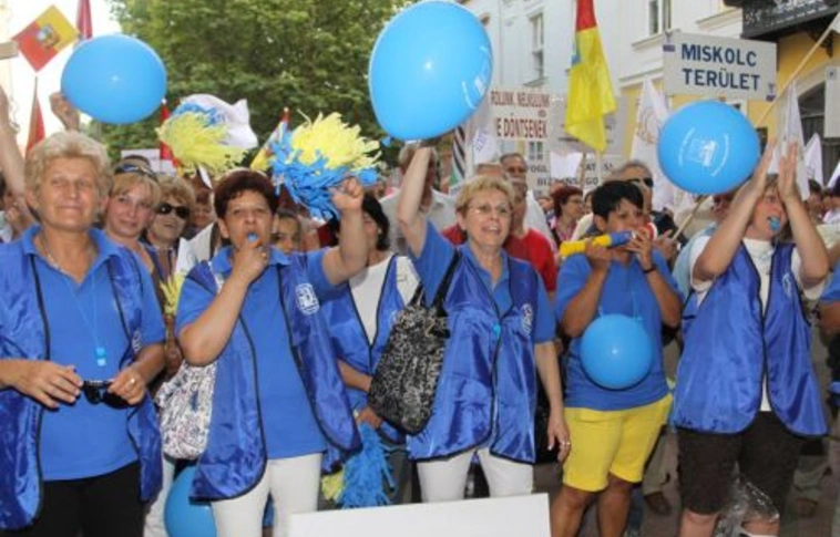 Szakszervezeti demonstráció a munkavállalói jogokért
