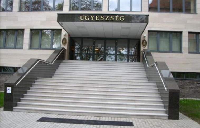 Visszaköltözött az ügyészség